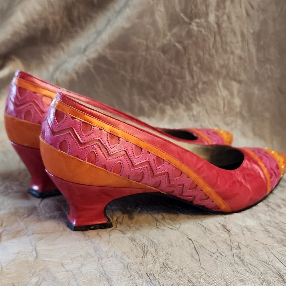 MARGARET JERROLD VINTAGE HEELS SZ 7